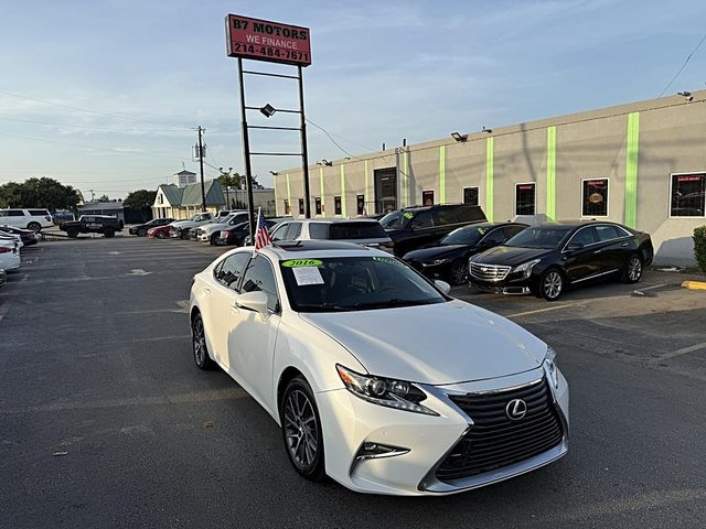 2016 Lexus ES  FWD photo
