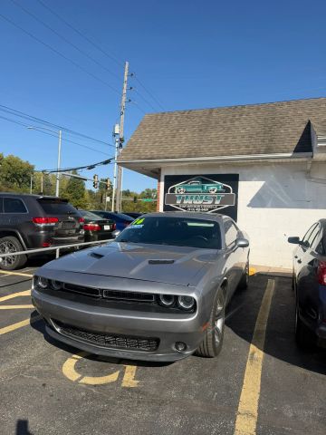 2016 Dodge Challenger SXT RWD photo
