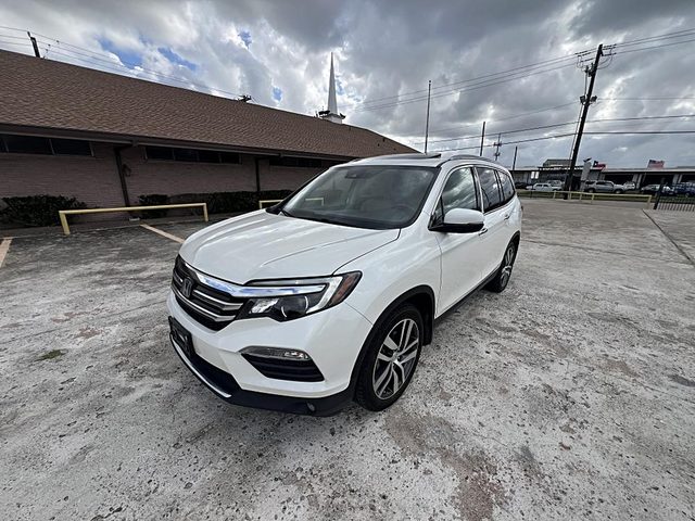 2016 Honda Pilot Touring FWD photo