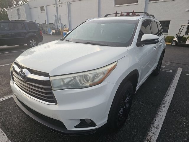 2016 Toyota Highlander XLE FWD photo