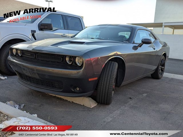 2016 Dodge Challenger SXT RWD photo