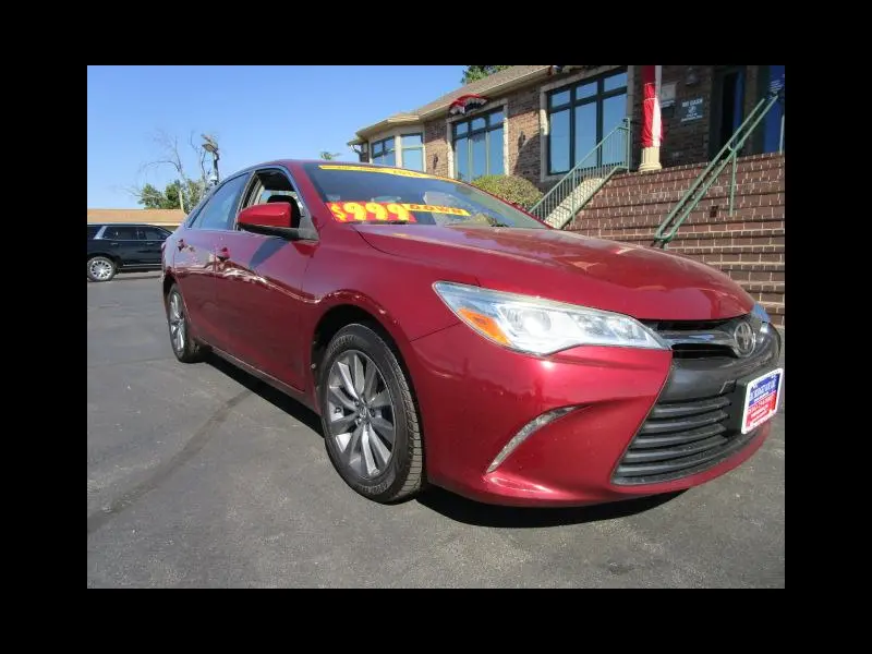 2016 Toyota Camry XLE FWD photo