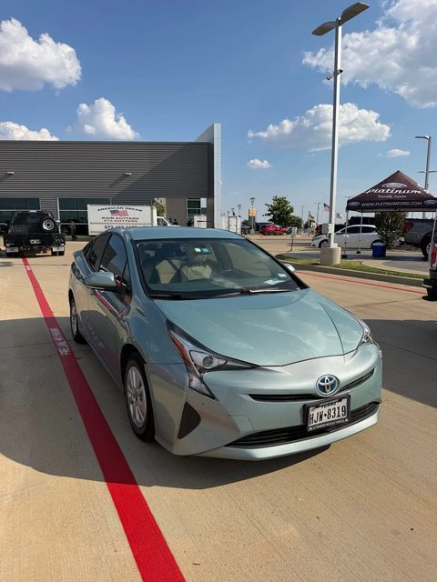 2016 Toyota Prius Two FWD photo