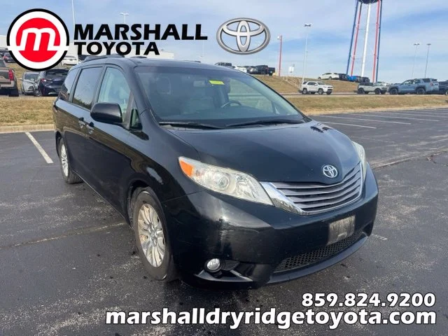 2016 Toyota Sienna XLE FWD photo