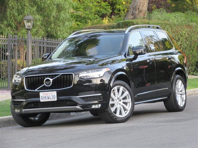 2016 Volvo XC90 T6 Momentum AWD photo