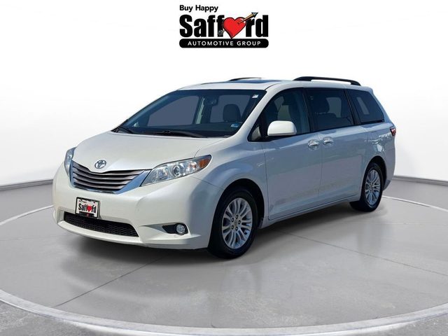 2016 Toyota Sienna XLE FWD photo