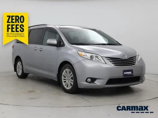 2016 Toyota Sienna XLE FWD photo