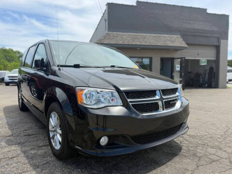 2016 Dodge Grand Caravan SXT FWD photo
