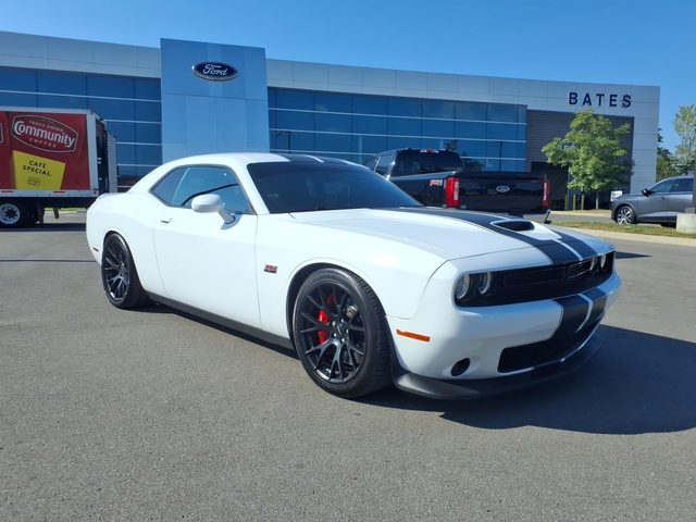 2016 Dodge Challenger SRT 392 RWD photo