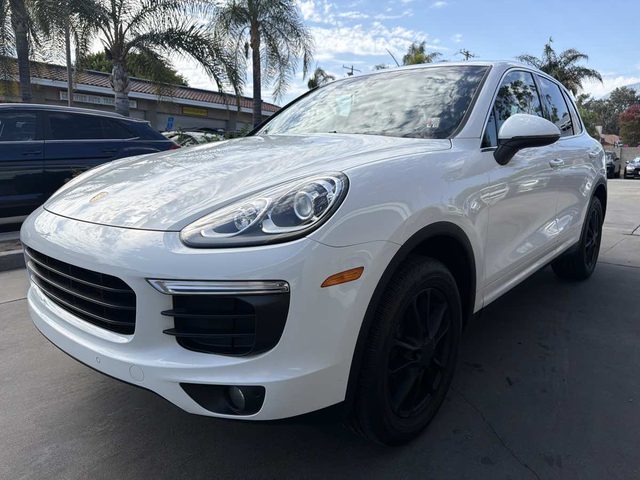 2016 Porsche Cayenne  AWD photo