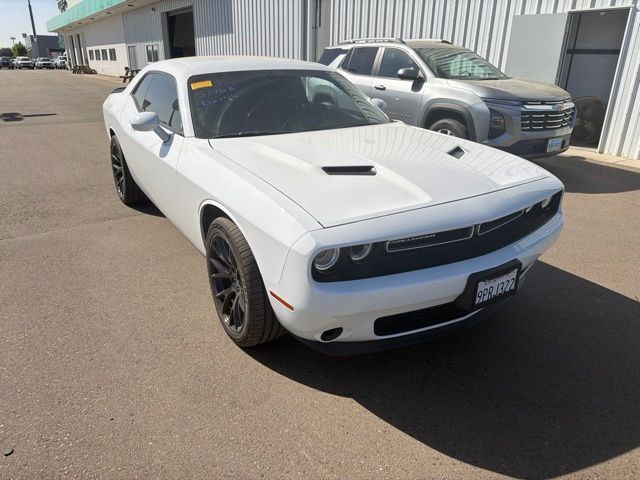 2016 Dodge Challenger SXT RWD photo