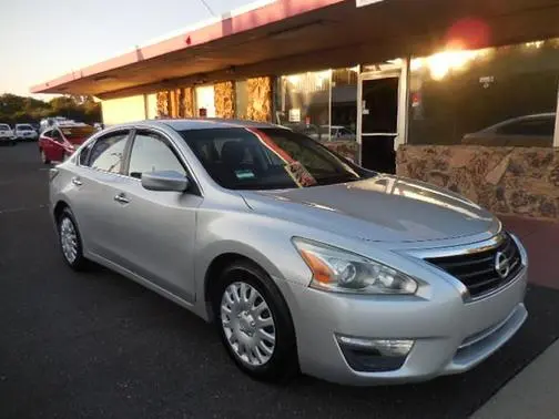 2015 Nissan Altima 2.5 S FWD photo
