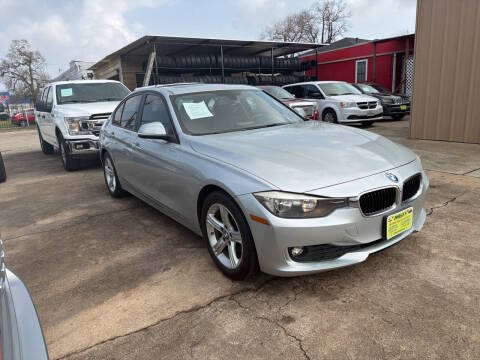 2015 BMW 3 Series 320i RWD photo