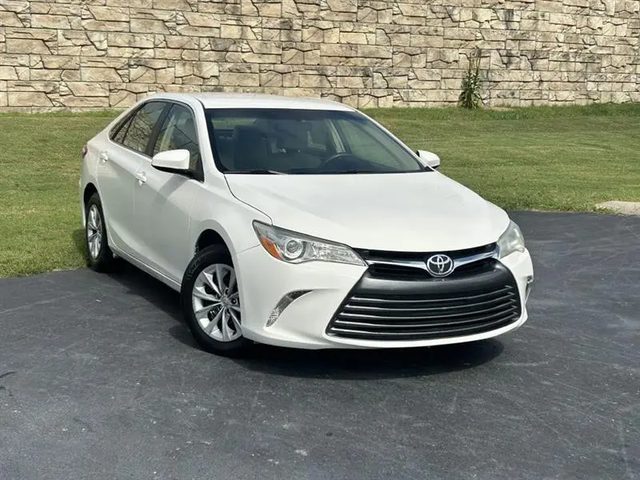 2016 Toyota Camry LE FWD photo