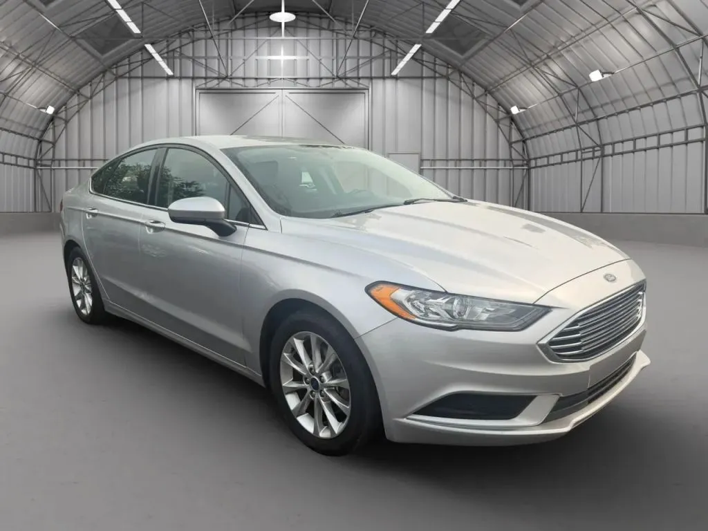 2017 Ford Fusion SE FWD photo