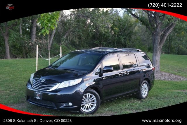 2016 Toyota Sienna XLE FWD photo