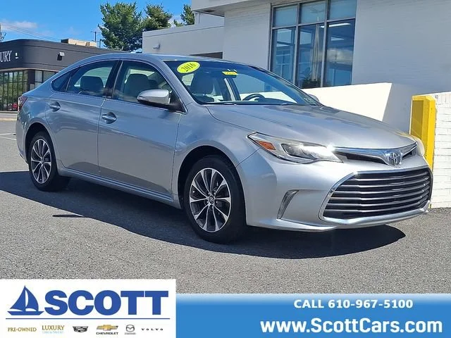 2016 Toyota Avalon XLE FWD photo