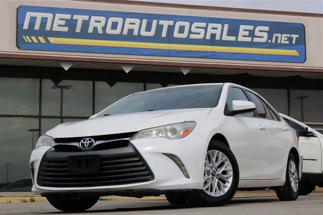 2016 Toyota Camry LE FWD photo