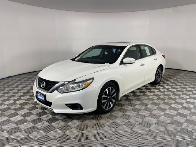 2016 Nissan Altima 2.5 SV FWD photo