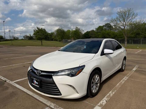 2016 Toyota Camry LE FWD photo
