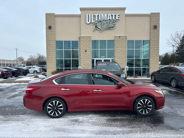 2016 Nissan Altima 2.5 SV FWD photo