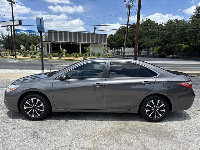 2015 Toyota Camry LE FWD photo