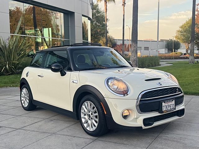 2016 MINI Hardtop 2 Door S FWD photo