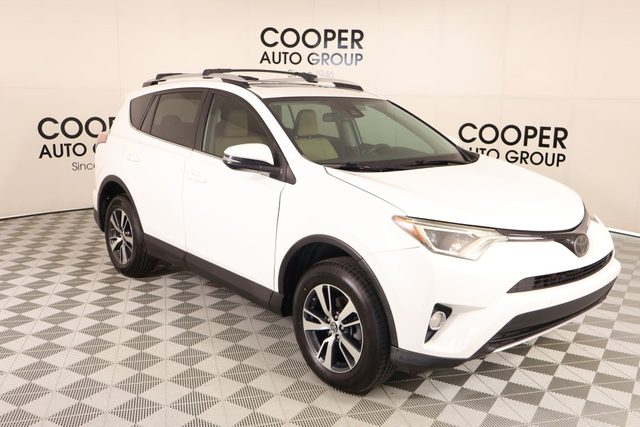 2016 Toyota RAV4 XLE FWD photo