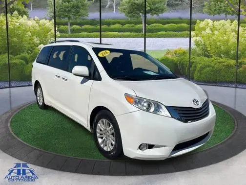 2016 Toyota Sienna XLE FWD photo