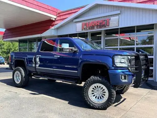 2016 GMC Sierra 2500HD Denali 4WD photo