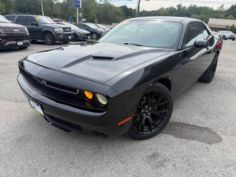 2015 Dodge Challenger SXT RWD photo