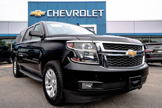 2016 Chevrolet Suburban LT 4WD photo