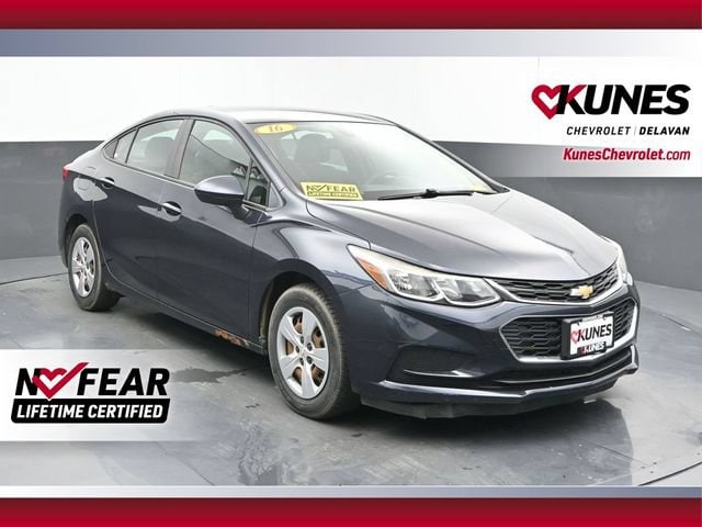 2016 Chevrolet Cruze LS FWD photo