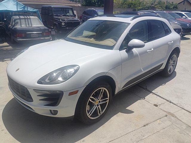 2016 Porsche Macan S AWD photo