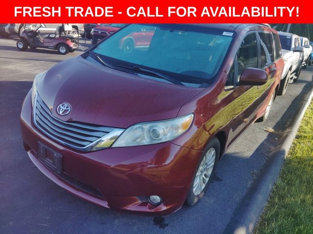 2015 Toyota Sienna XLE FWD photo