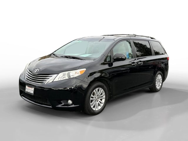2016 Toyota Sienna XLE FWD photo