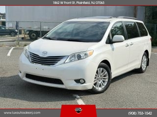 2016 Toyota Sienna XLE FWD photo