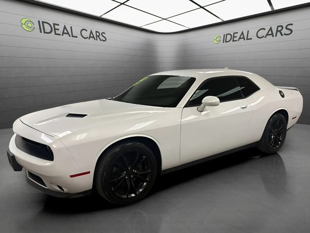 2016 Dodge Challenger SXT Plus RWD photo