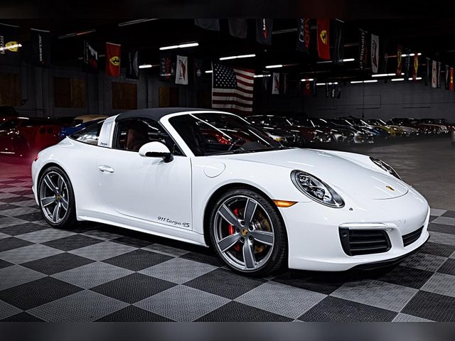 2017 Porsche 911 4S AWD photo