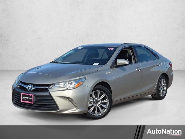 2016 Toyota Camry XLE FWD photo