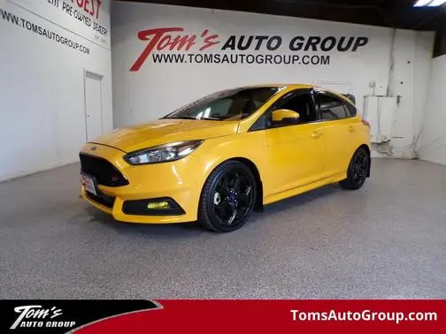 2015 Ford Focus ST FWD photo