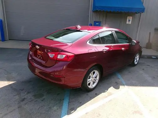 2016 Chevrolet Cruze LT FWD photo