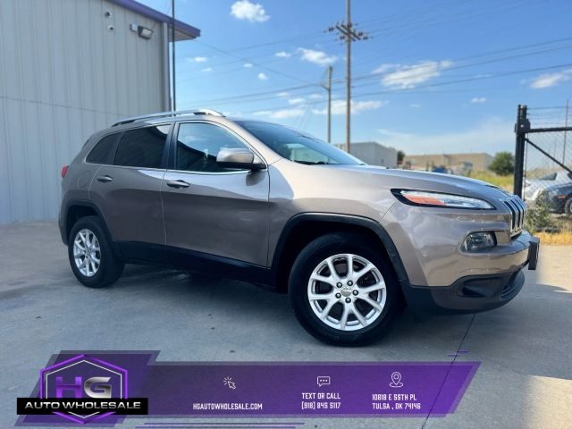 2016 Jeep Cherokee Latitude 4WD photo
