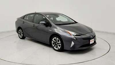 2016 Toyota Prius Four Touring FWD photo