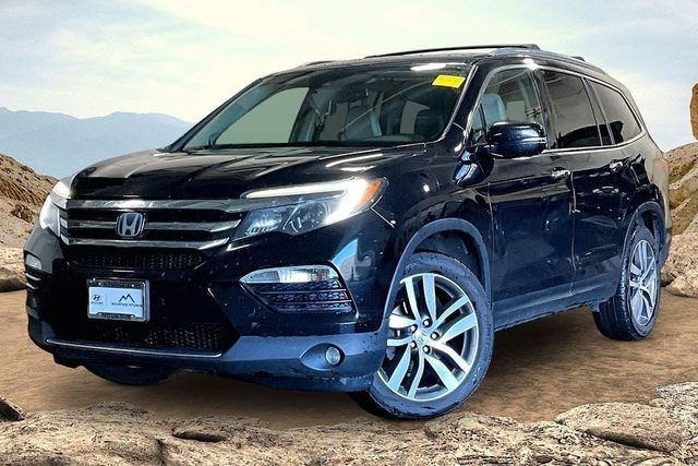 2016 Honda Pilot Touring AWD photo