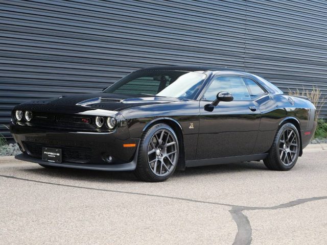 2016 Dodge Challenger R/T Scat Pack RWD photo