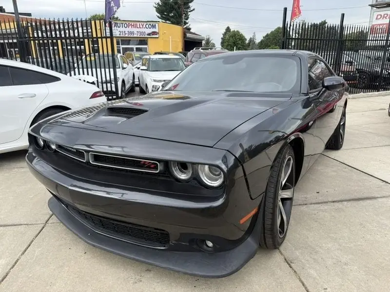 2016 Dodge Challenger SXT RWD photo