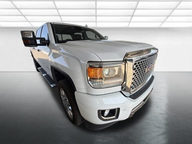 2016 GMC Sierra 2500HD Denali 4WD photo