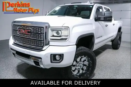 2016 GMC Sierra 2500HD Denali 4WD photo