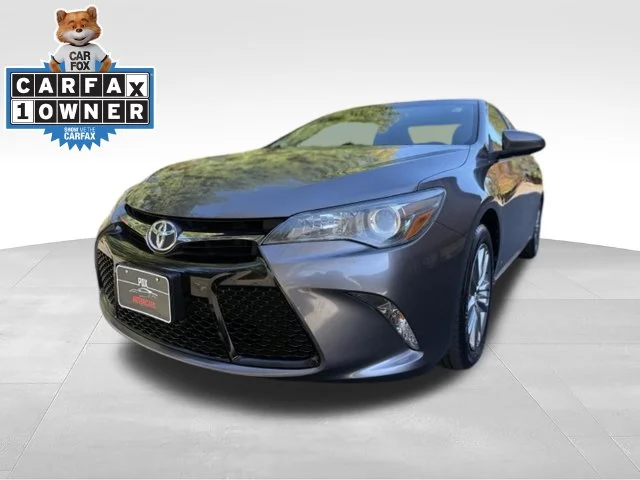 2017 Toyota Camry SE FWD photo